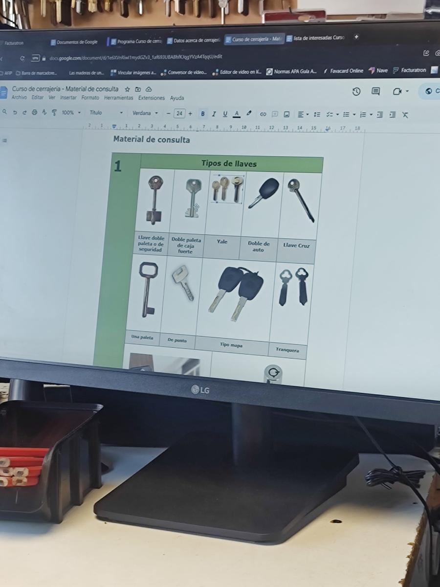 Material de consulta de nuestro curso de cerrajería para mujeres dictado en nuestro local.