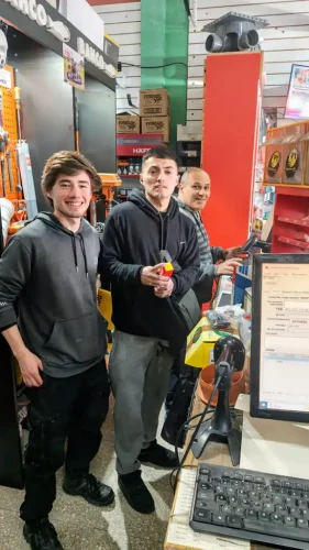 Desde la izq. Javier Broin, Nicolás Hidalgo y Bautista Holgado. Vendedores 5 estrellas dentro de nuestro Staff.